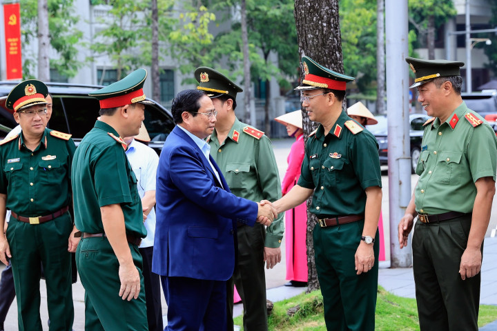 Thủ tướng Chính phủ Phạm Minh Chính kiểm tra kết quả tu bổ định kỳ công trình Lăng Chủ tịch Hồ Chí Minh năm 2024