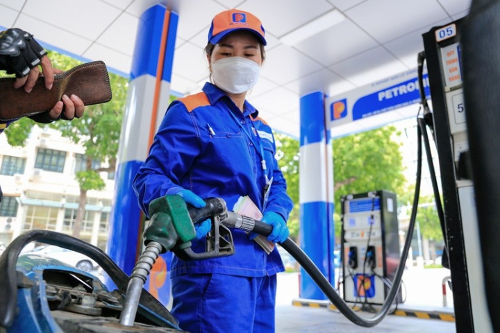 Giá xăng tăng 170 đồng/lít từ 15h chiều hôm nay ngày 15/8