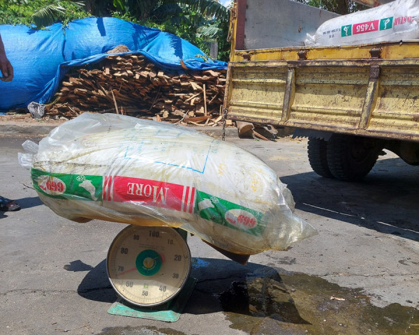 Bình Định tạm giữ gần 650 kg mặt hàng mỡ động vật đã qua chế biến