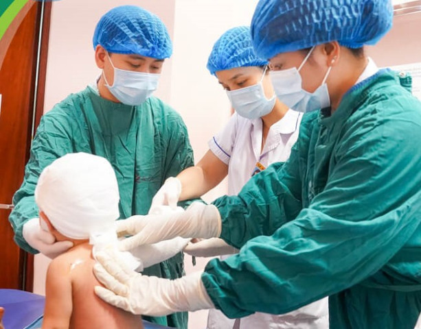 Sơ cứu bỏng bằng mỡ trăn sai cách khiến bệnh trầm trọng hơn