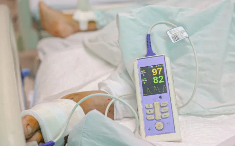 TP Hồ Chí Minh: Phẫu thuật cấp cứu đôi chân bệnh nhân 50 tuổi có nguy cơ bị cắt cụt do tai nạn giao thông