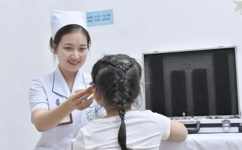 Gia tăng tình trạng cận thị ở trẻ sau kỳ nghỉ hè