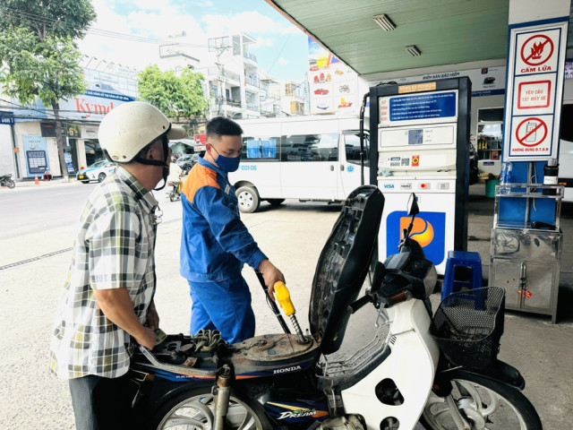 Giá xăng, dầu đồng loạt giảm từ 15h chiều hôm nay ngày 22/8