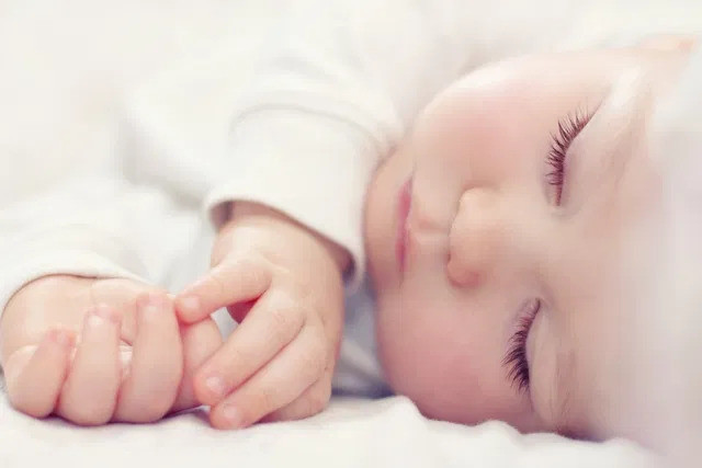 14 mẹo giúp bé ngủ xuyên đêm