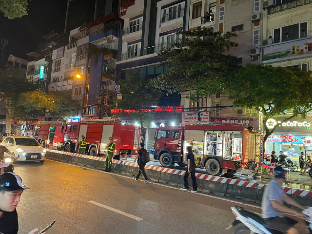 Hà Nội: Xảy ra vụ cháy nhà dân trong ngõ sâu do chập điện