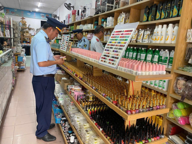 Tiền Giang: Kiểm tra, phát hiện và xử phạt 3 trường hợp kinh doanh mỹ phẩm nhập lậu