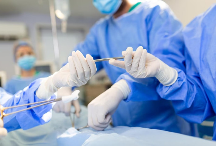 TP. Hồ Chí Minh: Cứu sống bé sơ sinh bị vỡ ruột từ trong bụng mẹ
