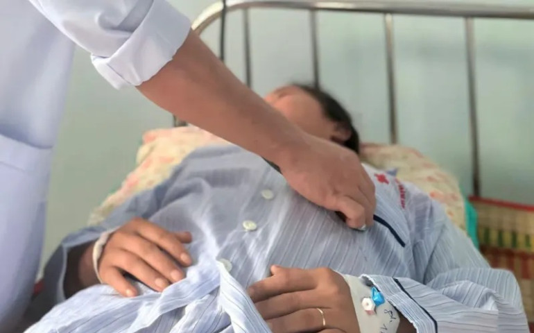 Quảng Nam: Điều trị cho bệnh nhân nữ 24 tuổi bị hôn mê do mắc viêm màng não