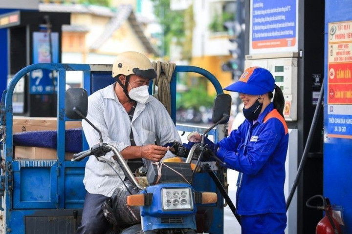 Giá xăng, dầu giảm 90 - 300 đồng/lít từ 15h chiều hôm nay ngày 29/8