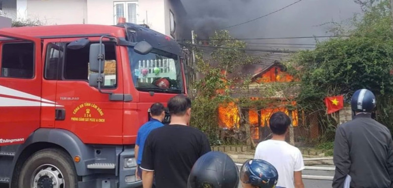 Lâm Đồng: Xảy ra vụ cháy nhà gỗ giữa khu dân cư Đà Lạt