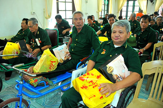 Hà Nội: Tặng 12.150 suất quà tới gia đình chính sách người có công trực tiếp tham gia giải phóng Thủ đô trong kháng chiến chống Pháp