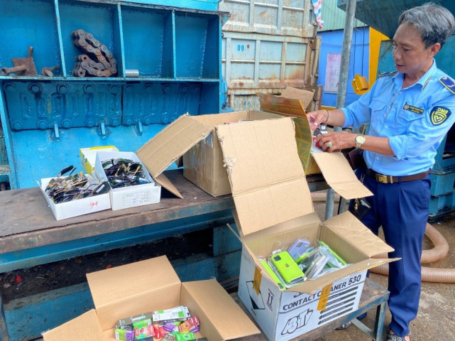 TP. Hồ Chí Minh kiểm tra đột xuất, tiến hành xử lý 4 vụ kinh doanh thuốc lá điện tử