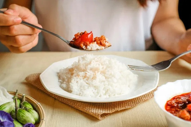 Cơm có làm bạn béo không?
