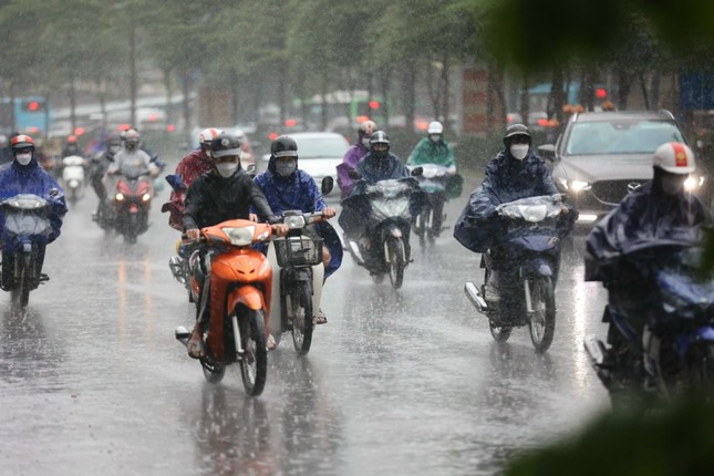 Dự báo thời tiết ngày 11/9: Miền Bắc tiếp tục mưa to, có nơi trên 200mm