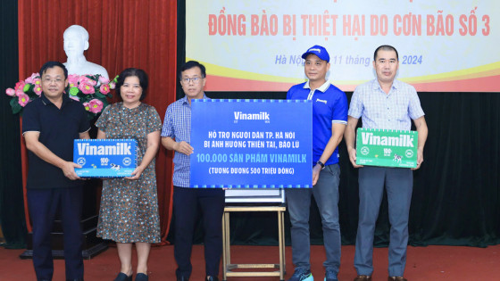 Vinamilk kịp thời hỗ trợ 550.000 sản phẩm thiết yếu cho người dân vùng bão lũ