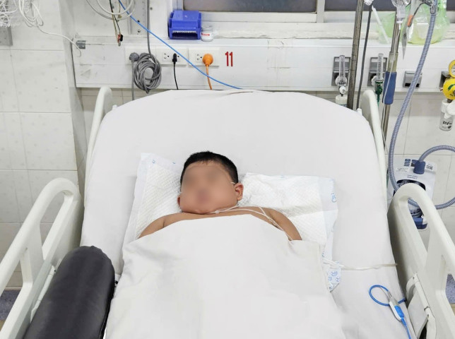 TP Hồ Chí Minh: Cấp cứu bé trai 5 tuổi béo phì nặng mắc cúm A/H1 bội nhiễm