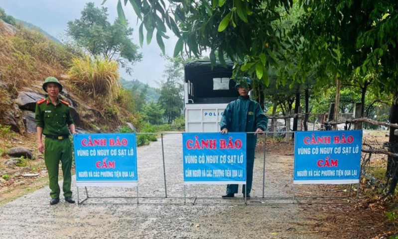 Hà Tĩnh ban hành công điện khẩn ứng phó áp thấp khả năng mạnh lên thành bão