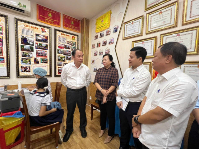 TP. Hồ Chí Minh tổ chức 3 đoàn kiểm tra công tác tiêm vaccine phòng chống dịch sởi và khám sức khỏe người cao tuổi