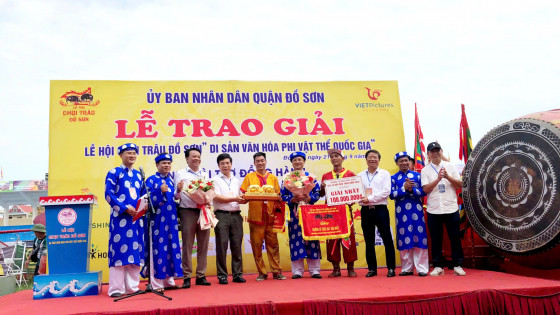 Hàng vạn Nhân dân và du khách tham dự Lễ hội Chọi Trâu Đồ Sơn, Hải Phòng năm 2024