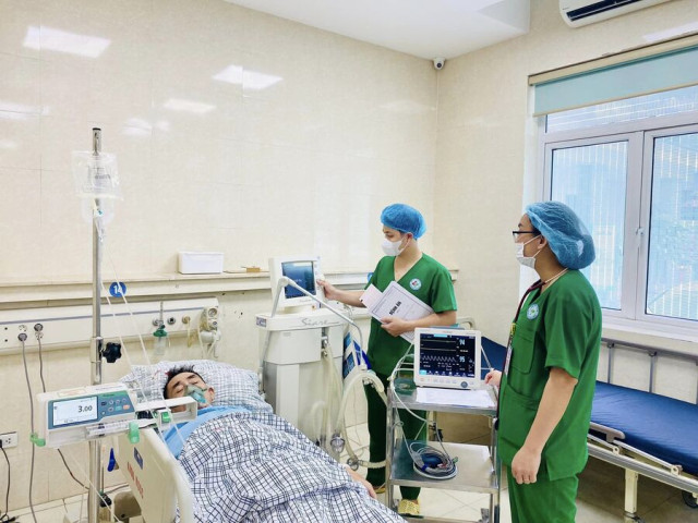 Phú Thọ: Cứu sống bệnh nhân bị suy hô cấp, sốc nhiễm khuẩn, viêm phổi, đái tháo đường, suy kiệt nặng