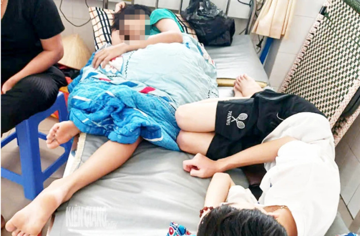 Kiên Giang: 12 học sinh nhập viện nghi ngộ độc thực phẩm