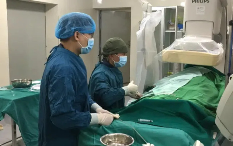 Lạng Sơn: Phẫu thuật cấp cứu bệnh nhân bị tai nạn giao thông nghiêm trọng