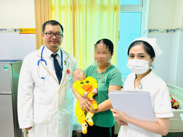 Vĩnh Long: Cứu sống bệnh nhi 2 tháng tuổi bị xuất huyết giảm tiểu cầu mức độ nặng