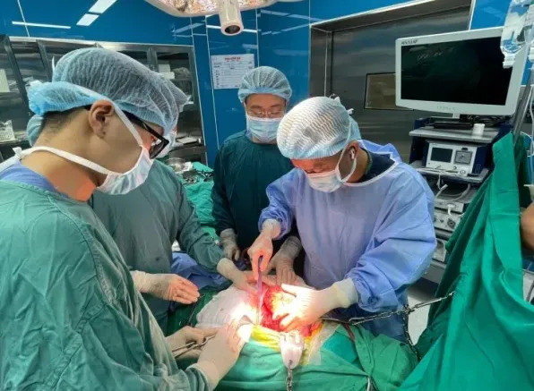 Cô gái 23 tuổi phát hiện ung thư thận với biểu hiện chán ăn, buồn nôn, sút cân