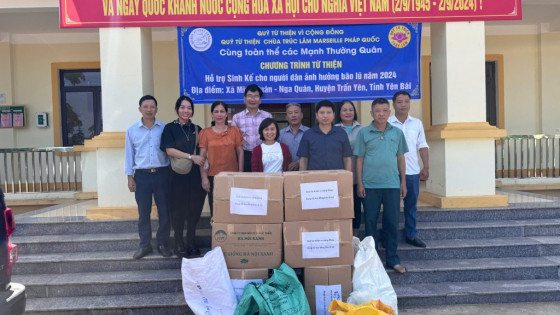 Mang sinh kế đến với bà con vùng lũ