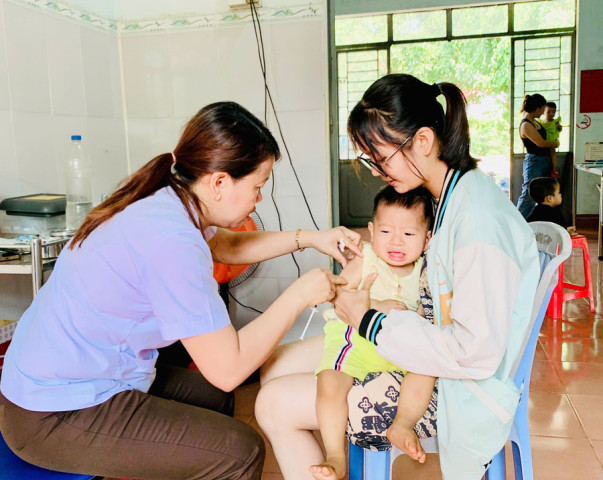 Gia Lai triển khai chiến dịch tiêm vaccine phòng, chống dịch sởi