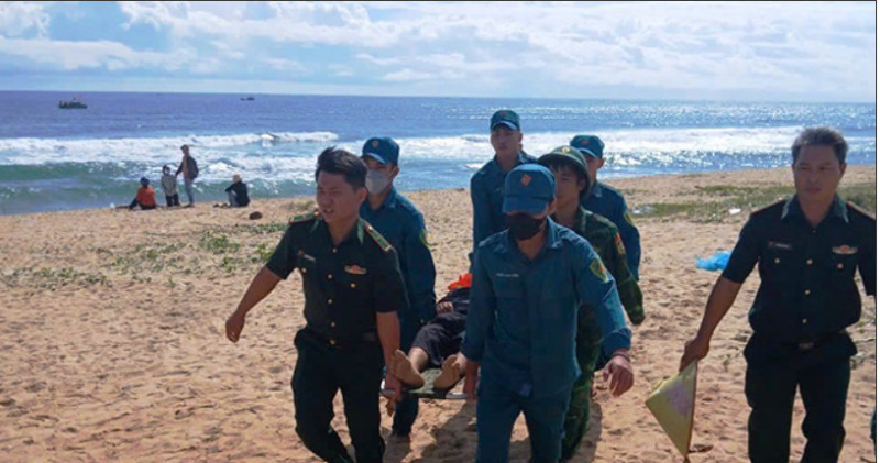 Bình Định: Hai người bị đuối nước khi tắm biển