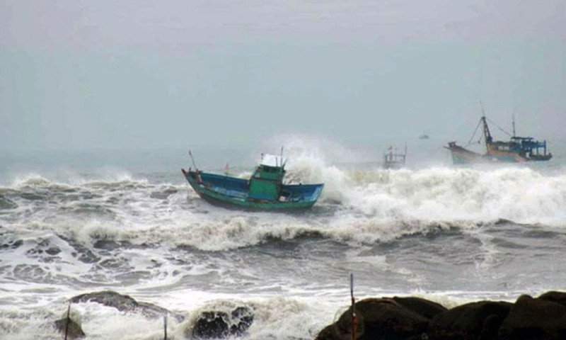Các tỉnh, thành phố ven biển từ Quảng Ninh đến Kiên Giang chủ động ứng phó với gió mạnh, sóng lớn và mưa dông trên biển