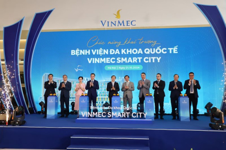 Đại diện Bộ Y tế tham dự buổi lễ khai trương Bệnh viện Đa khoa Quốc tế Vinmec Smart City