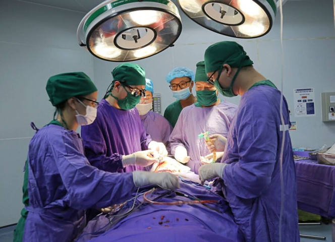 Quảng Ninh: Nỗ lực cứu sống bệnh nhân đứt đôi khí quản sau tai nạn giao thông