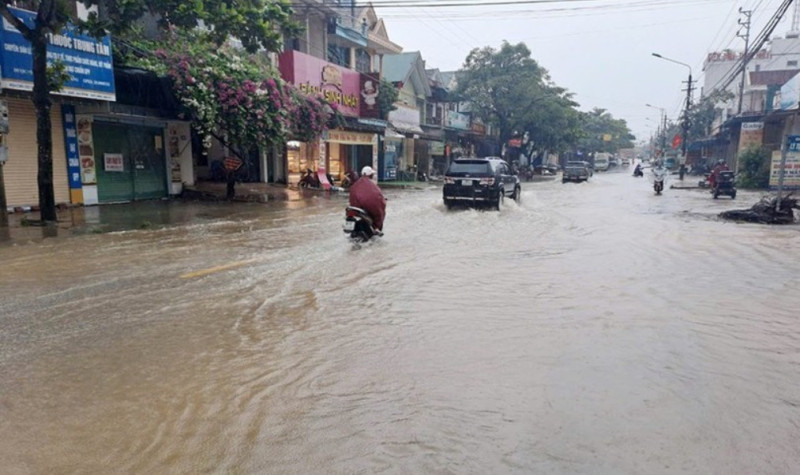 Hà Tĩnh ban hành công điện ứng phó với mưa lớn, áp thấp khả năng mạnh lên thành bão