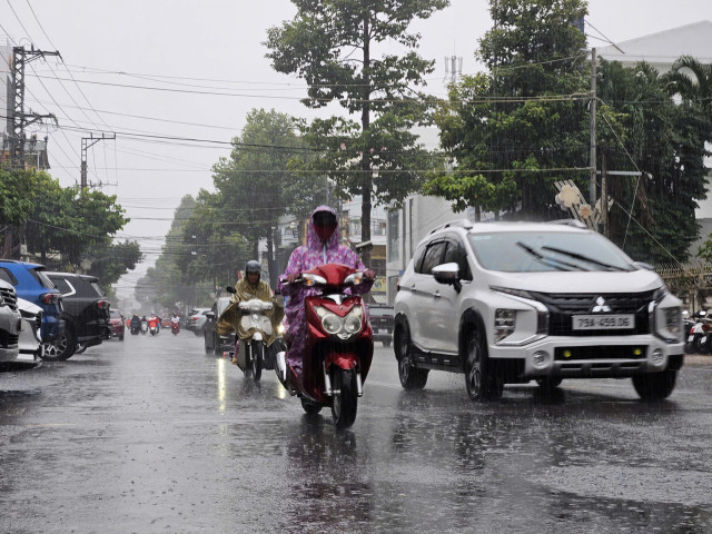 Khánh Hòa: Chủ động ứng phó mưa lớn, sóng biển mạnh