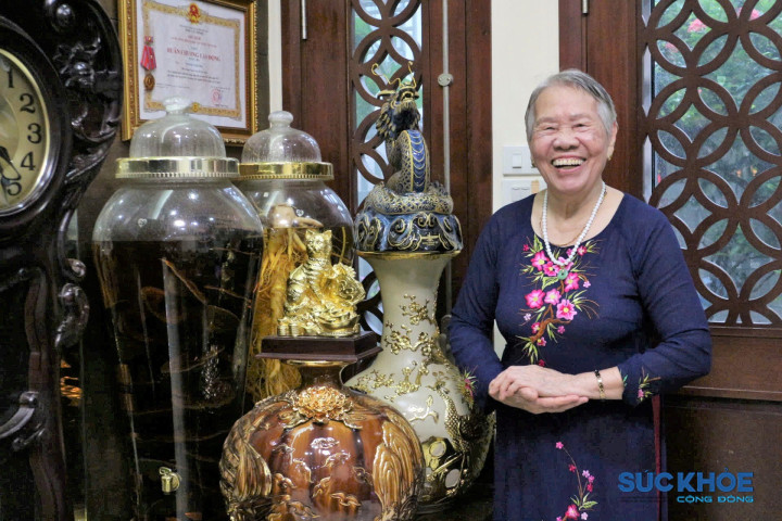 Tình yêu son sắt, thủy chung của người vợ liệt sĩ hơn 60 năm lấy thơ làm bạn, thờ chồng, nuôi con