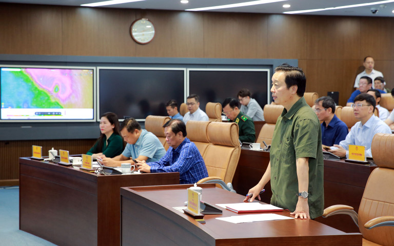 Phó Thủ tướng Trần Hồng Hà họp trực tuyến chỉ đạo công tác ứng phó với bão số 6