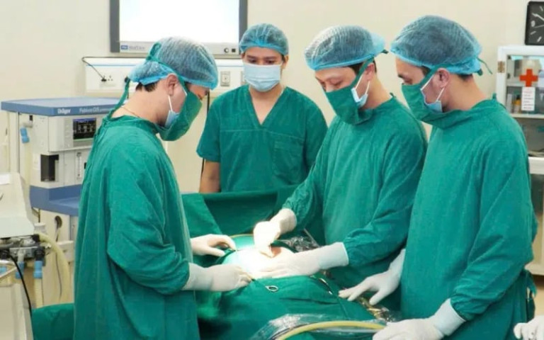 Phú Thọ: Phẫu thuật thoát vị bẹn 2 bên cho bệnh nhân nữ 73 tuổi