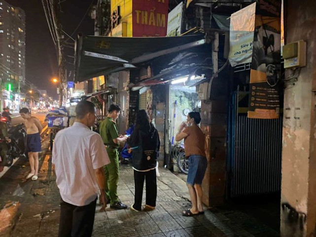 TP. Hồ Chí Minh: Nổ thùng chứa dầu, 1 người đàn ông nhập viện cấp cứu