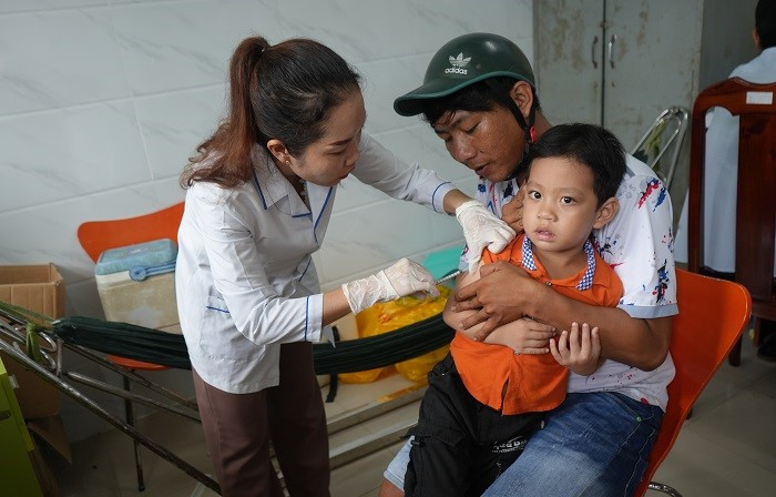 Cà Mau: Tiếp tục triển khai chiến dịch tiêm vaccine sởi - rubella năm 2024