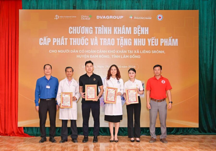 Khám bệnh, phát thuốc và tặng quà cho người dân có hoàn cảnh khó khăn tại Lâm Đồng
