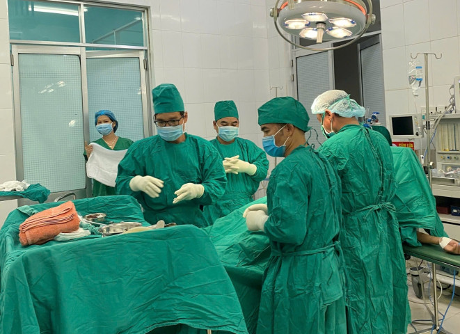 Quảng Nam: Trung tâm Y tế huyện Tây Giang mổ cấp cứu kịp thời sản phụ dọa vỡ tử cung