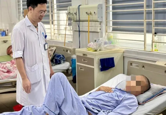 Cấp cứu bệnh nhân trong tình trạng nguy kịch sốc nhiễm trùng rất nặng, rò tiêu hóa, rối loạn nước và điện giải