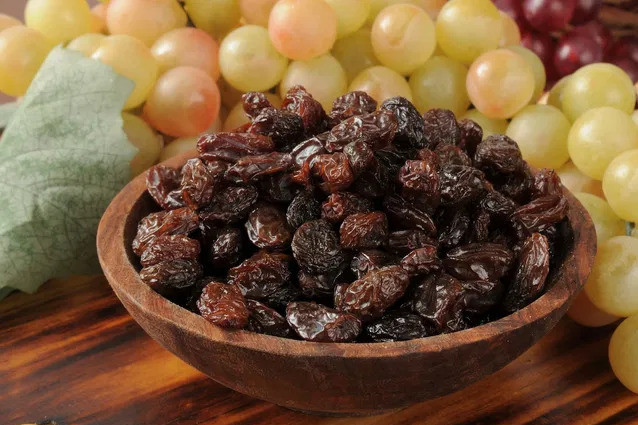 8 lợi ích của nho khô