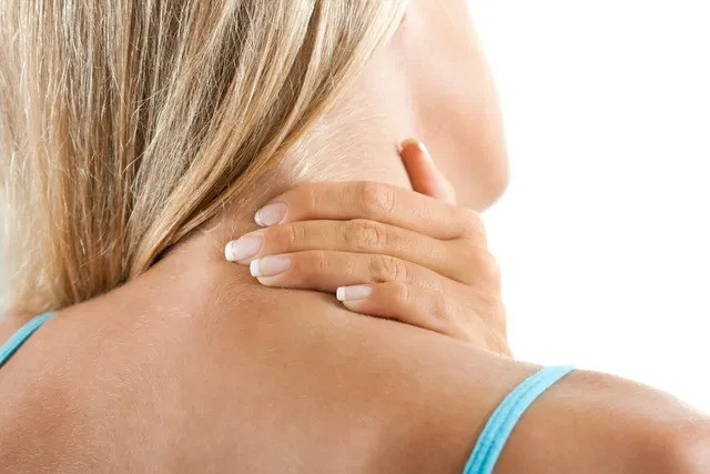 Bài tập điều chỉnh vẹo cổ