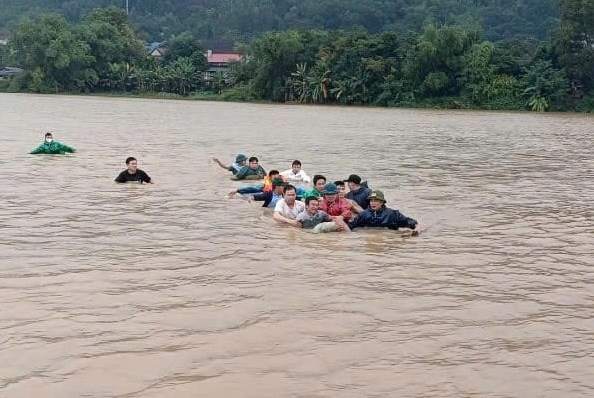 Quảng Bình: Tìm thấy thi thể nạn nhân bị lũ cuốn trôi