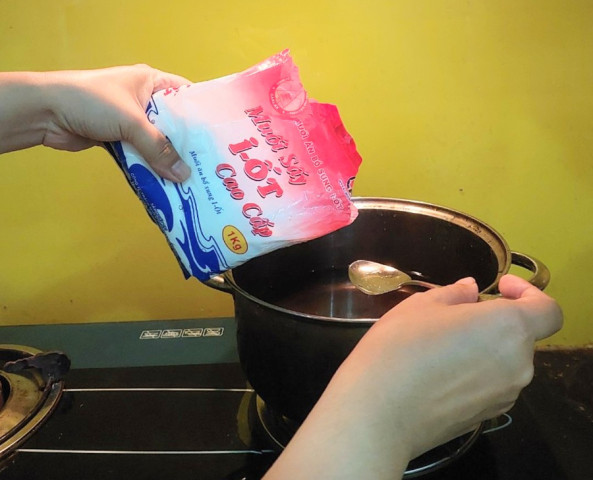 Sai lầm khi cho rằng quy định toàn dân sử dụng muối i-ốt sẽ dẫn đến nguy cơ tăng cường giáp hoặc bệnh lý khác cho người thừa i-ốt