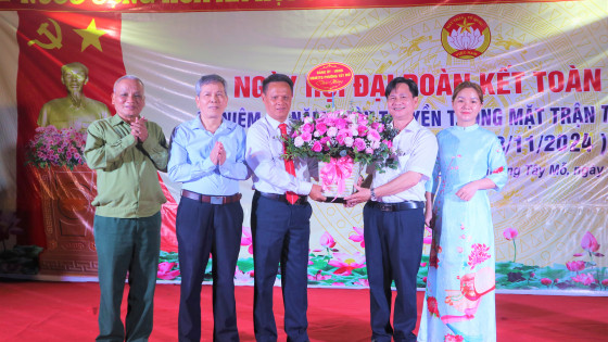 Hà Nội: Hân hoan "Ngày hội Đại đoàn kết dân tộc" Tổ dân phố Tó, phường Tây Mỗ, quận Nam Từ Liêm