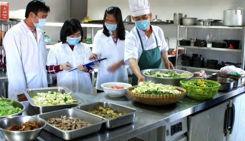 Lâm Đồng: Đảm bảo an toàn thực phẩm dịp Festival hoa Đà Lạt 2024 và Tết Dương lịch 2025